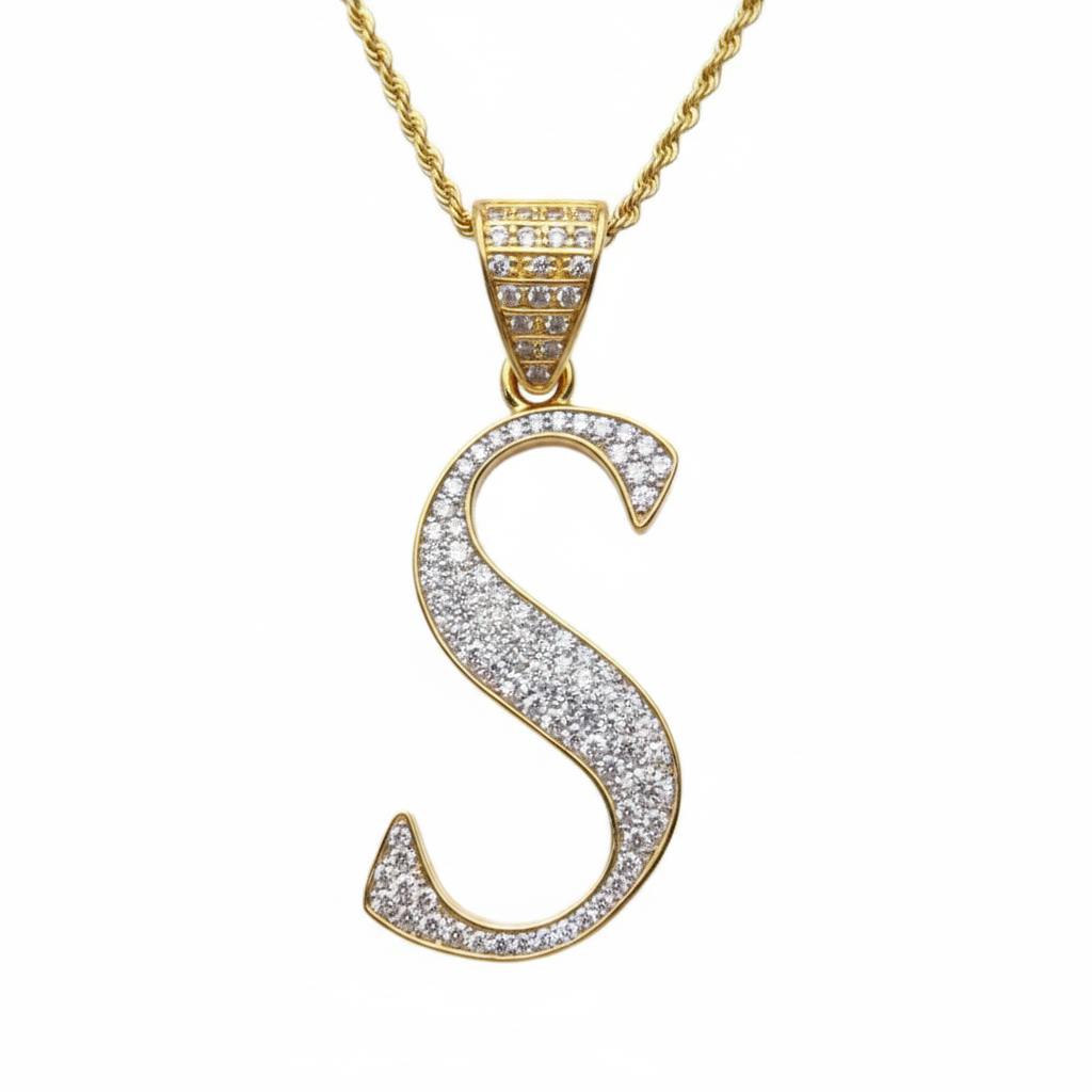 S pendant with whiter diamonds