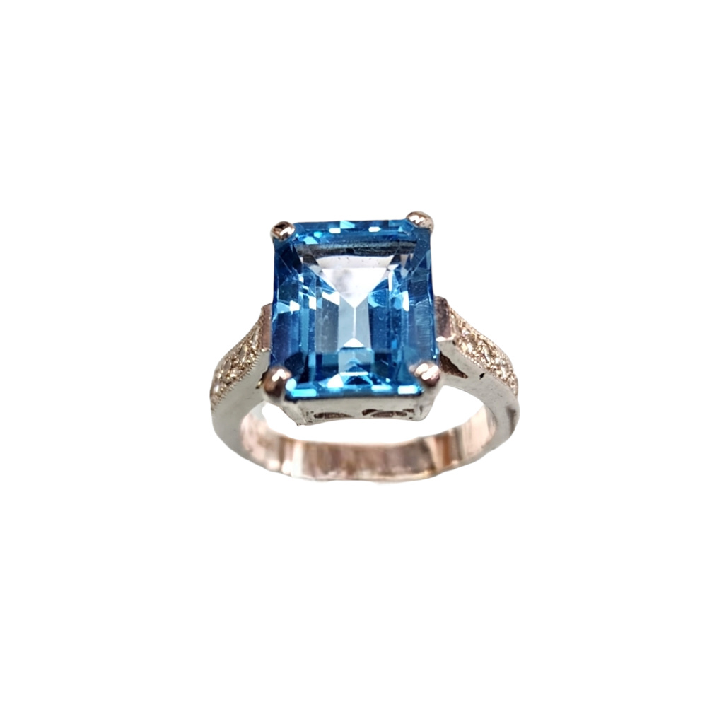 Rectangular Blue Topaz Ring (WG) - Ryu's Jewelry