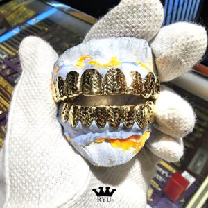 8 Teeth Top & Bottom Grill Set/Diamond Cut